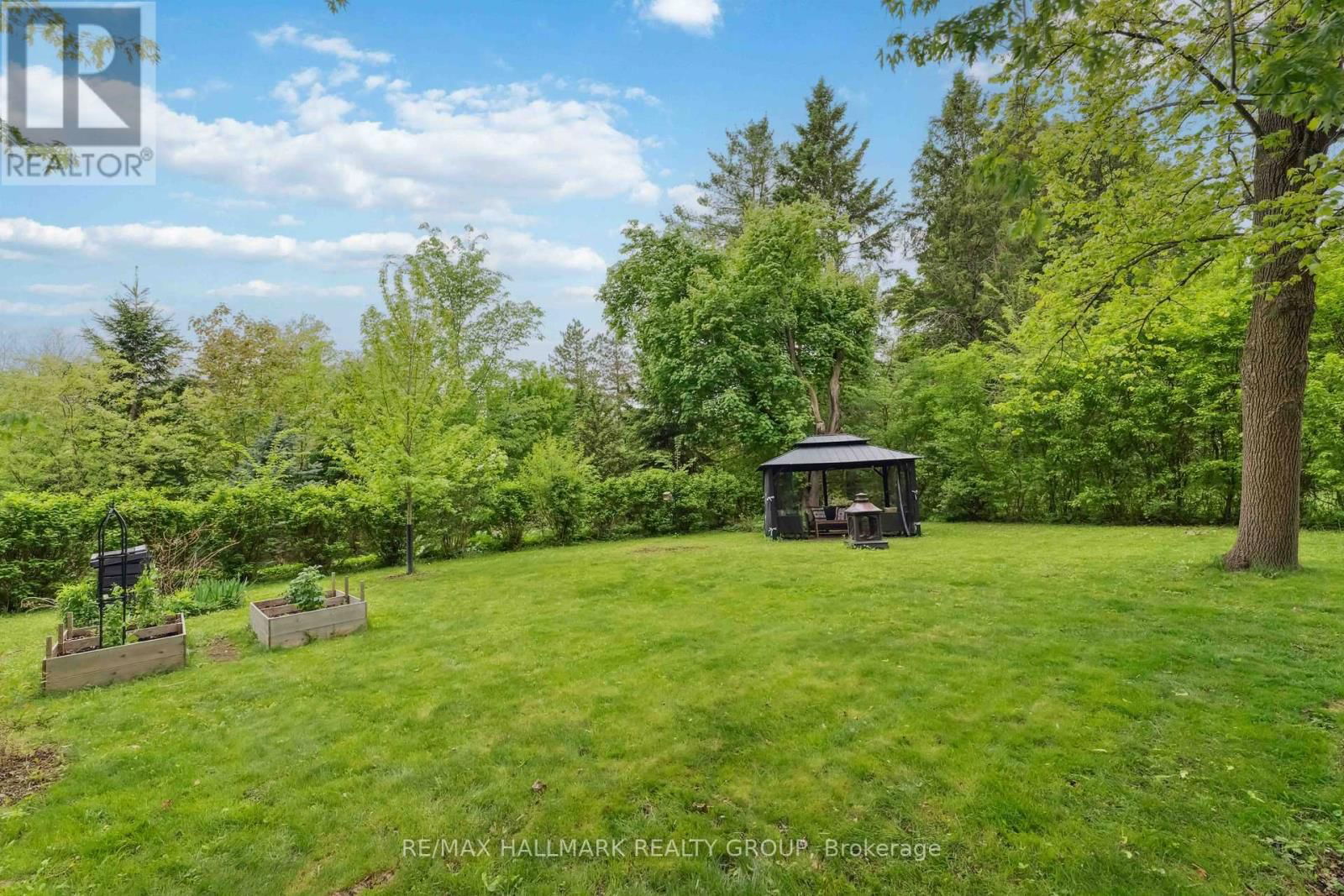 54 LISMER CRESCENT Image 35