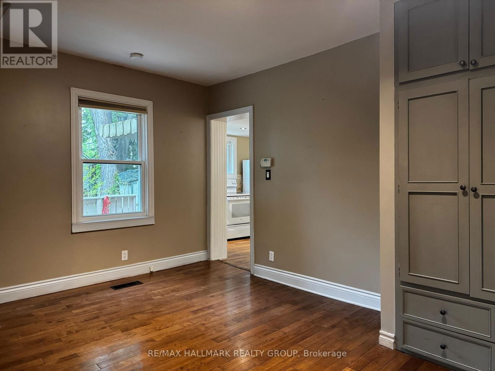 118 WELLINGTON STREET Image 13