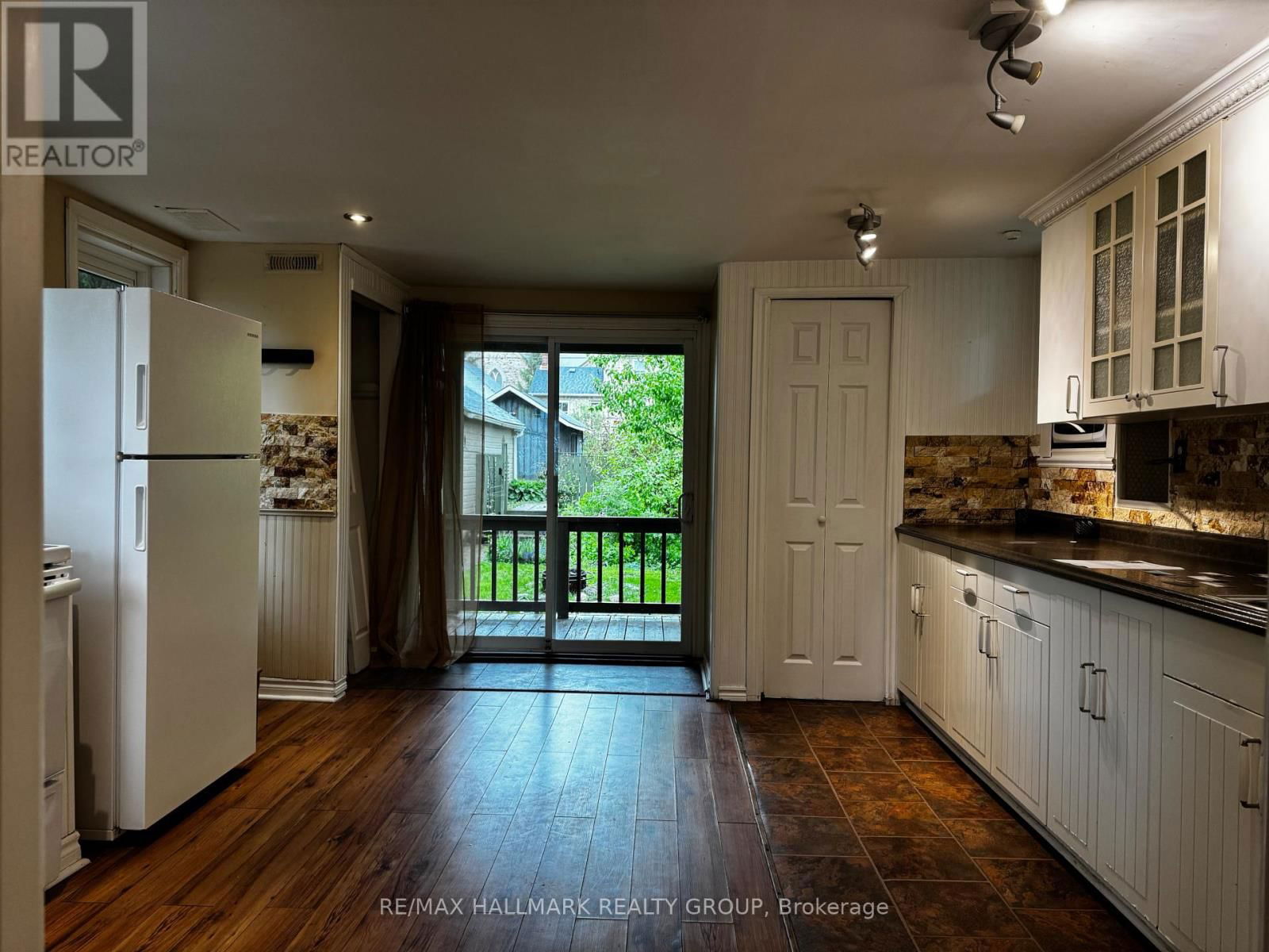 118 WELLINGTON STREET Image 23