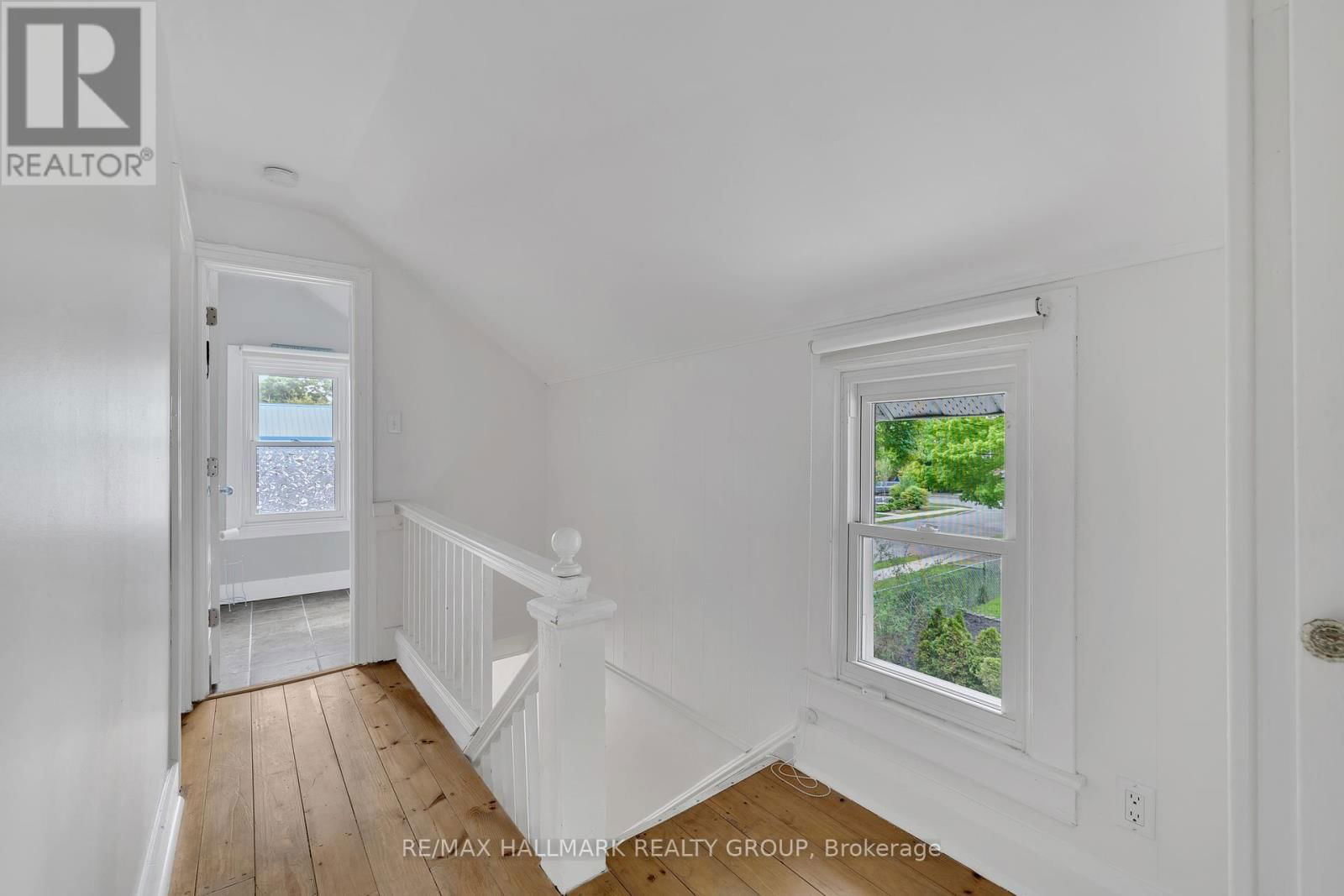 118 WELLINGTON STREET Image 29