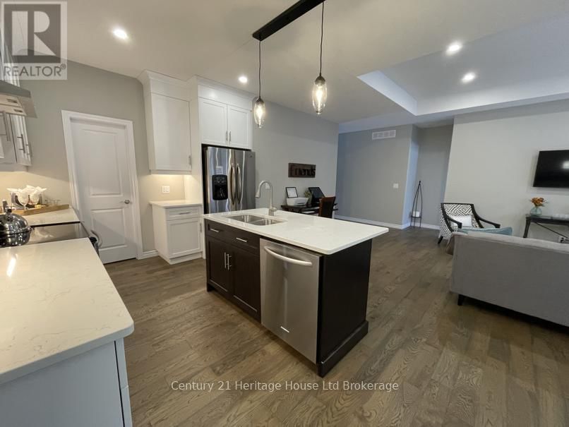 22 MATHESON CRESCENT Image 36