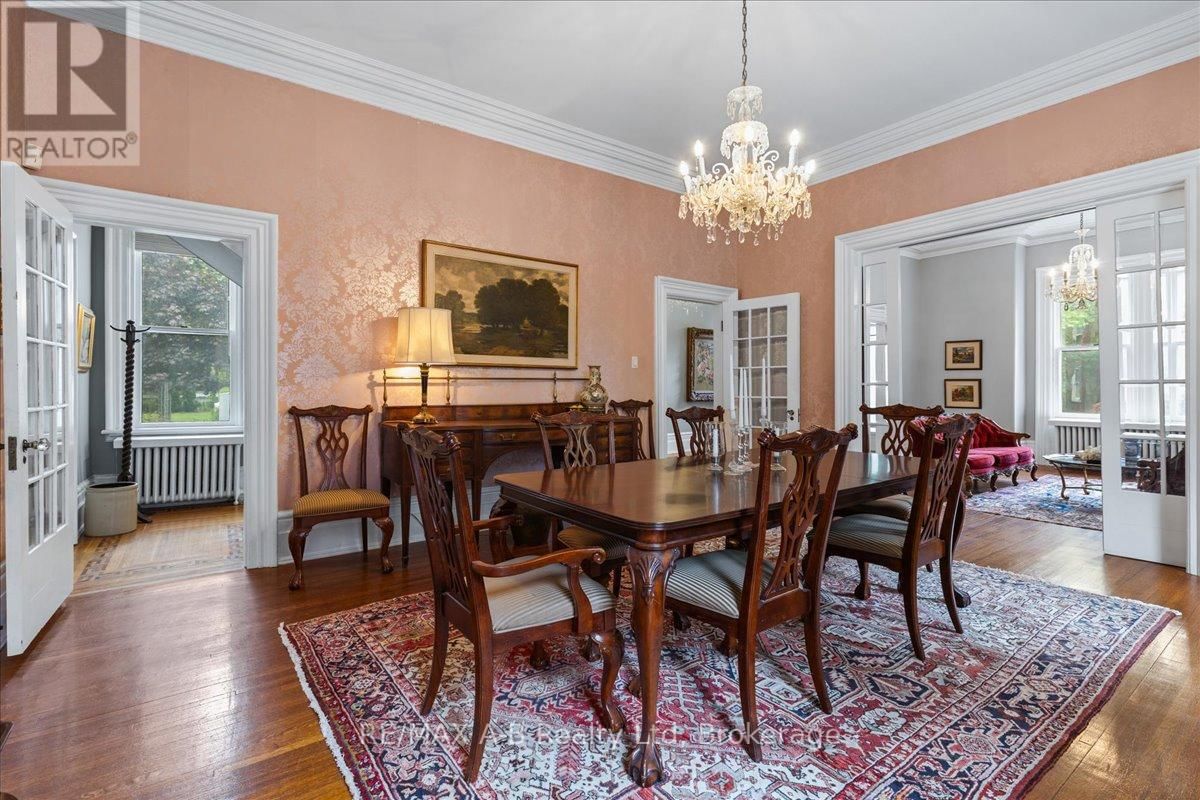 126 JOHN STREET NORTH Image 11
