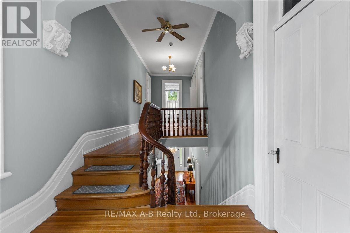 126 JOHN STREET NORTH Image 18