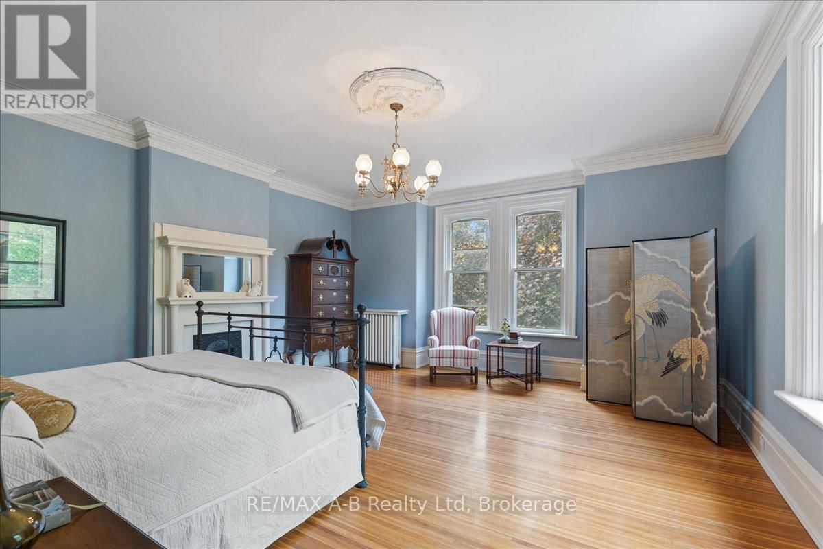 126 JOHN STREET NORTH Image 25