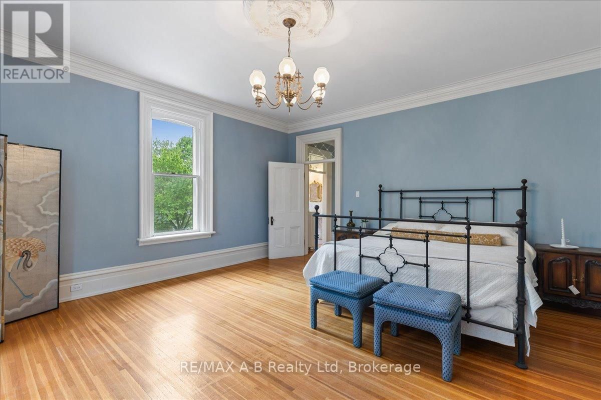 126 JOHN STREET NORTH Image 26