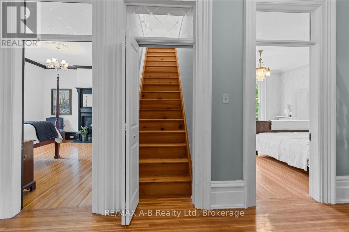 126 JOHN STREET NORTH Image 29