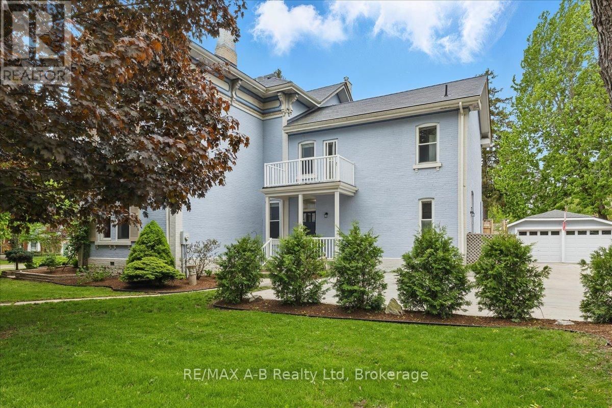 126 JOHN STREET NORTH Image 3