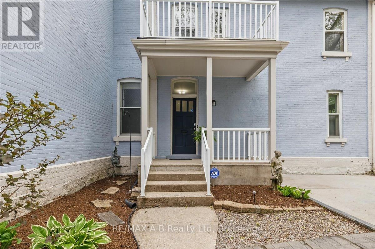126 JOHN STREET NORTH Image 33