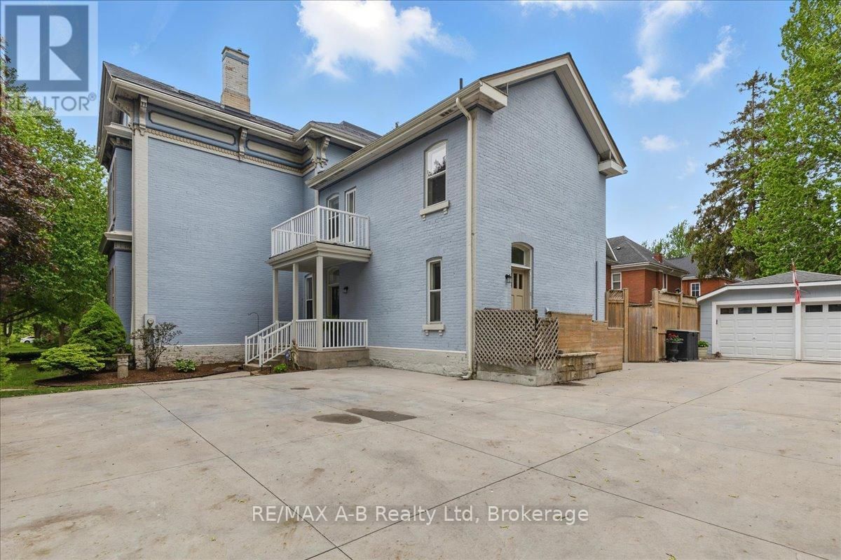 126 JOHN STREET NORTH Image 34