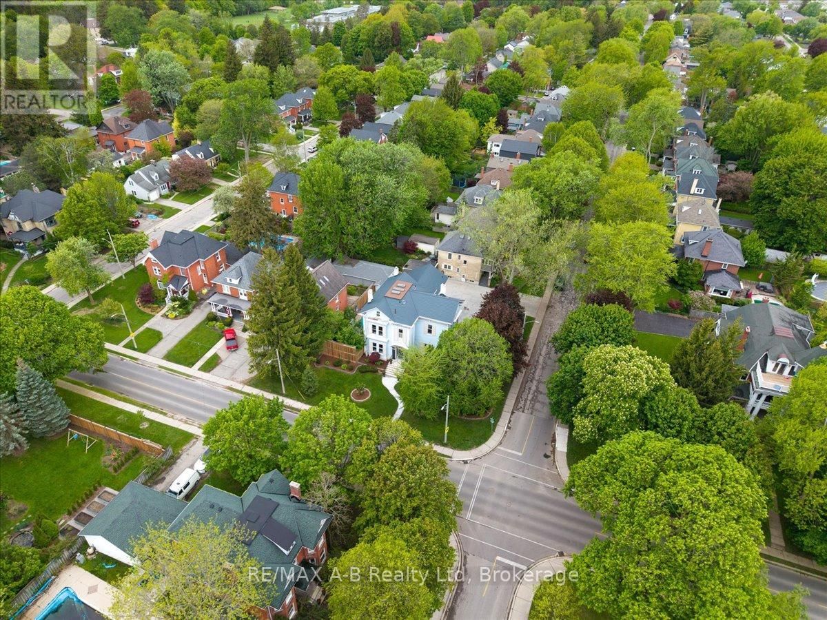 126 JOHN STREET NORTH Image 39