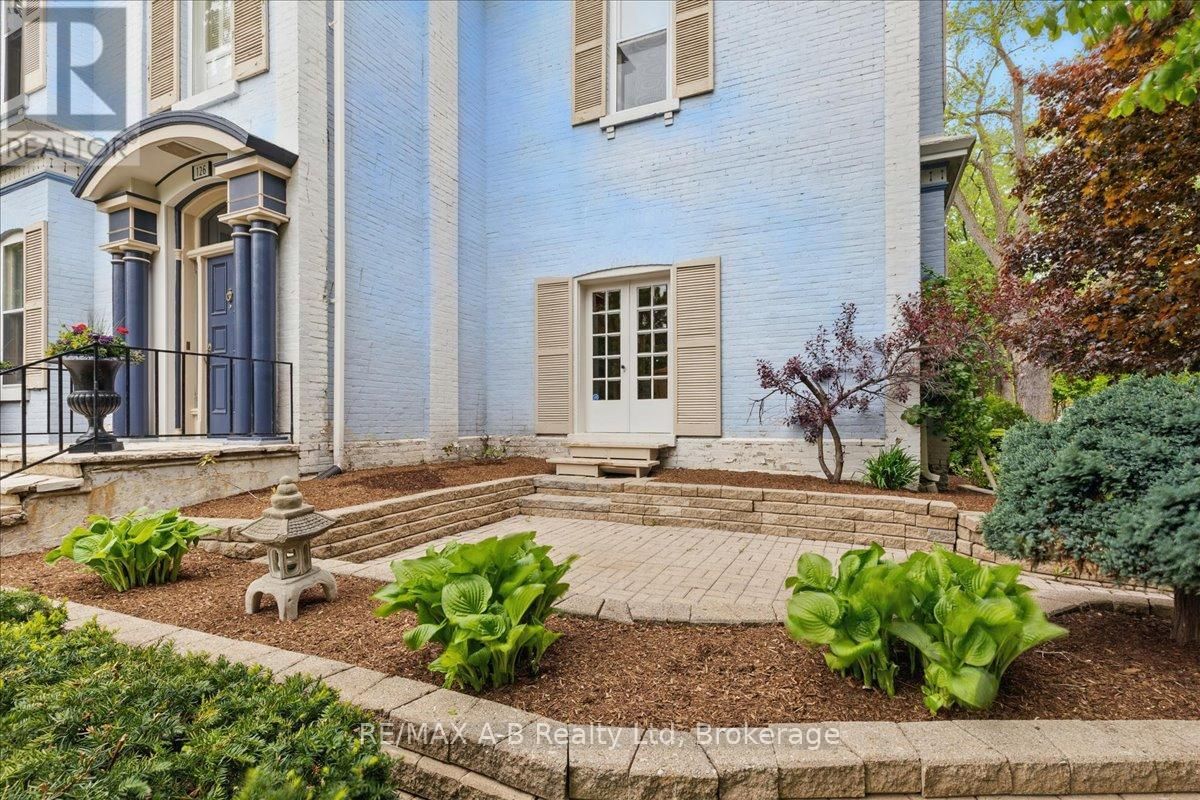 126 JOHN STREET NORTH Image 4
