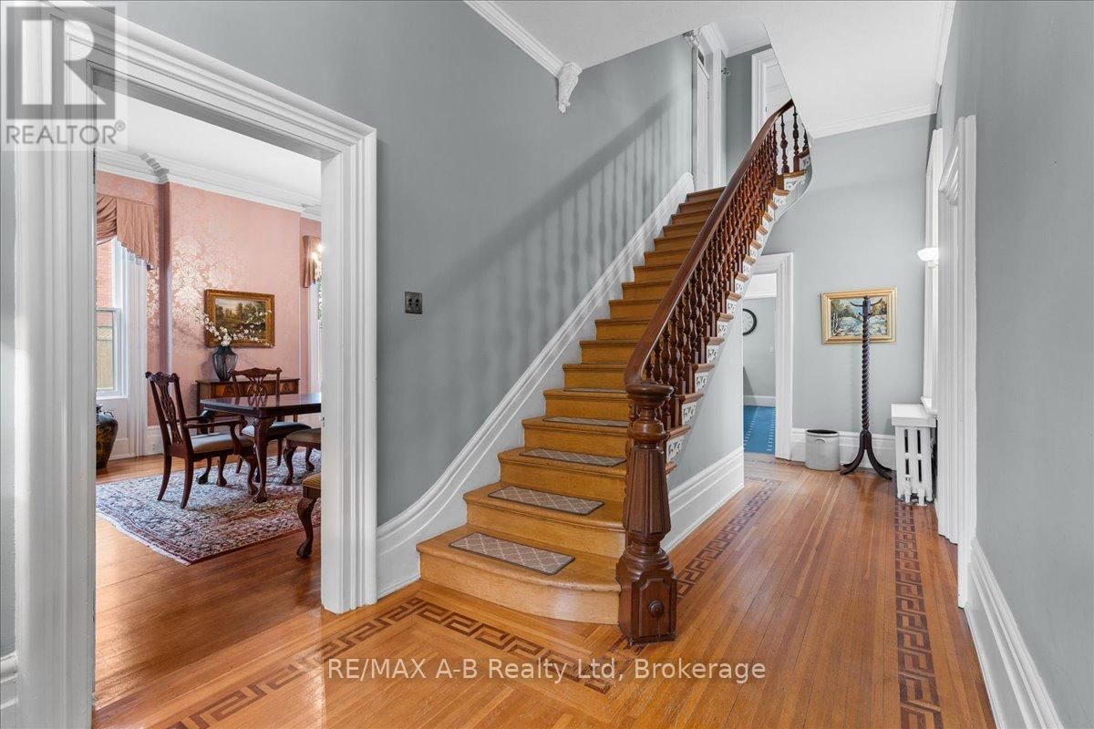 126 JOHN STREET NORTH Image 7