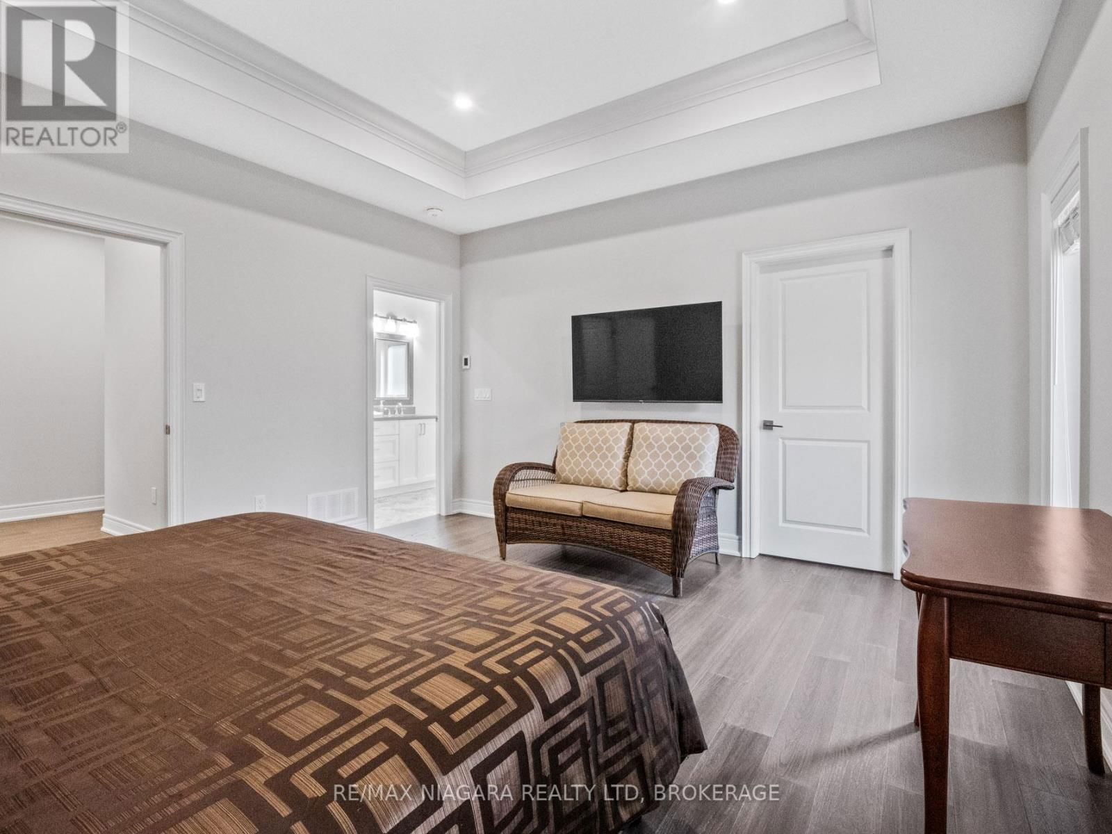 254 LANCASTER DRIVE Image 15