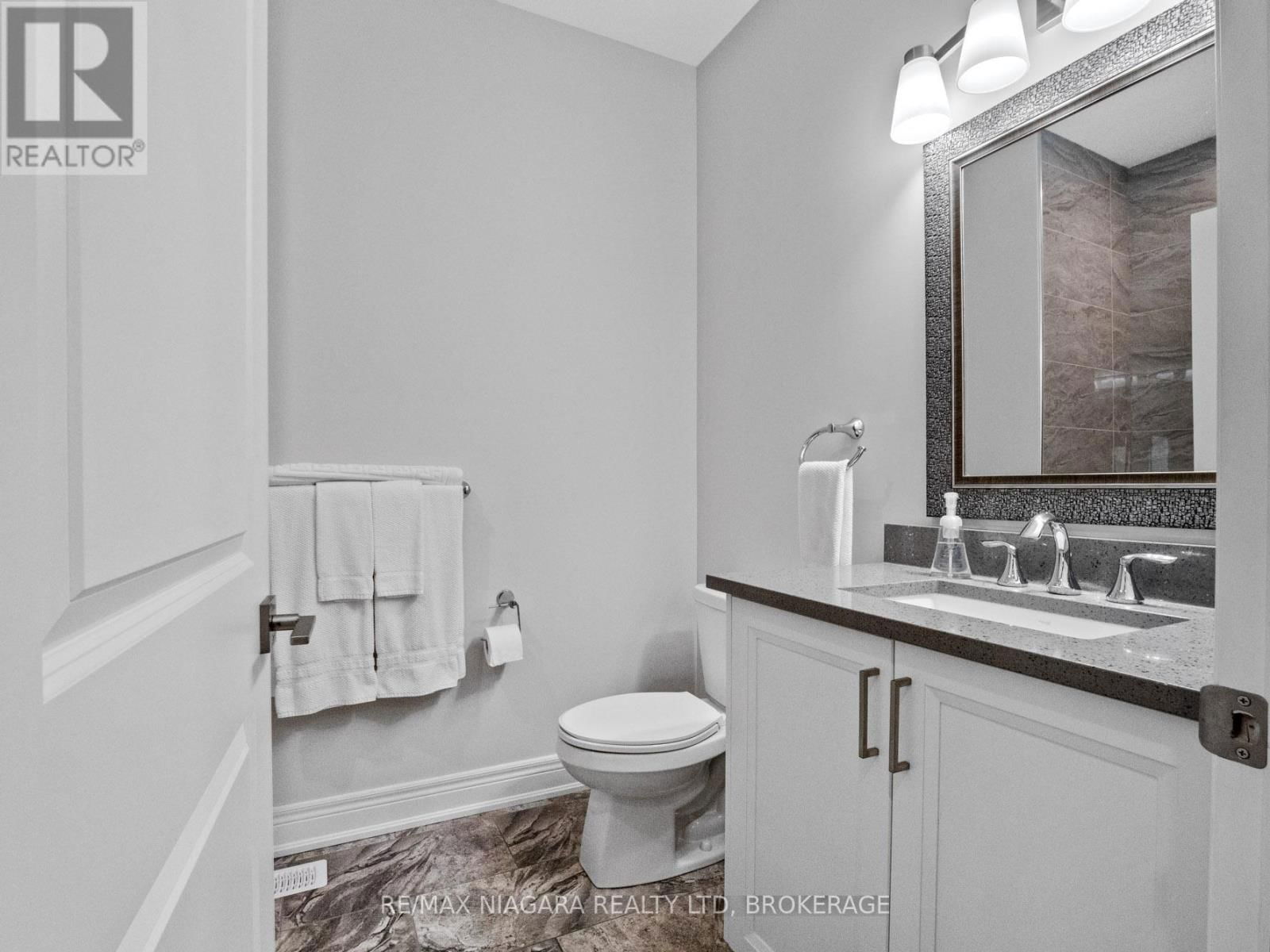 254 LANCASTER DRIVE Image 20