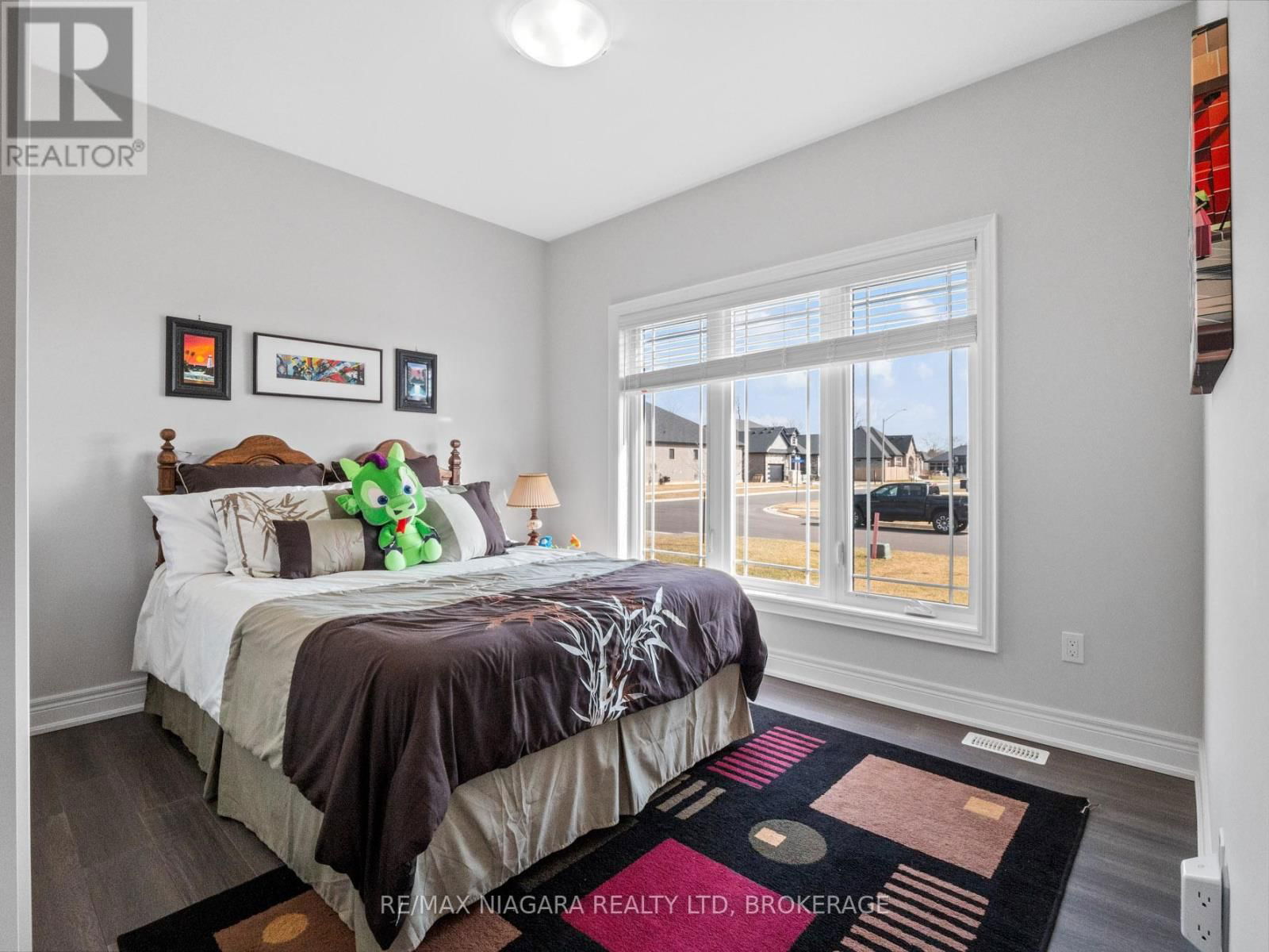 254 LANCASTER DRIVE Image 21