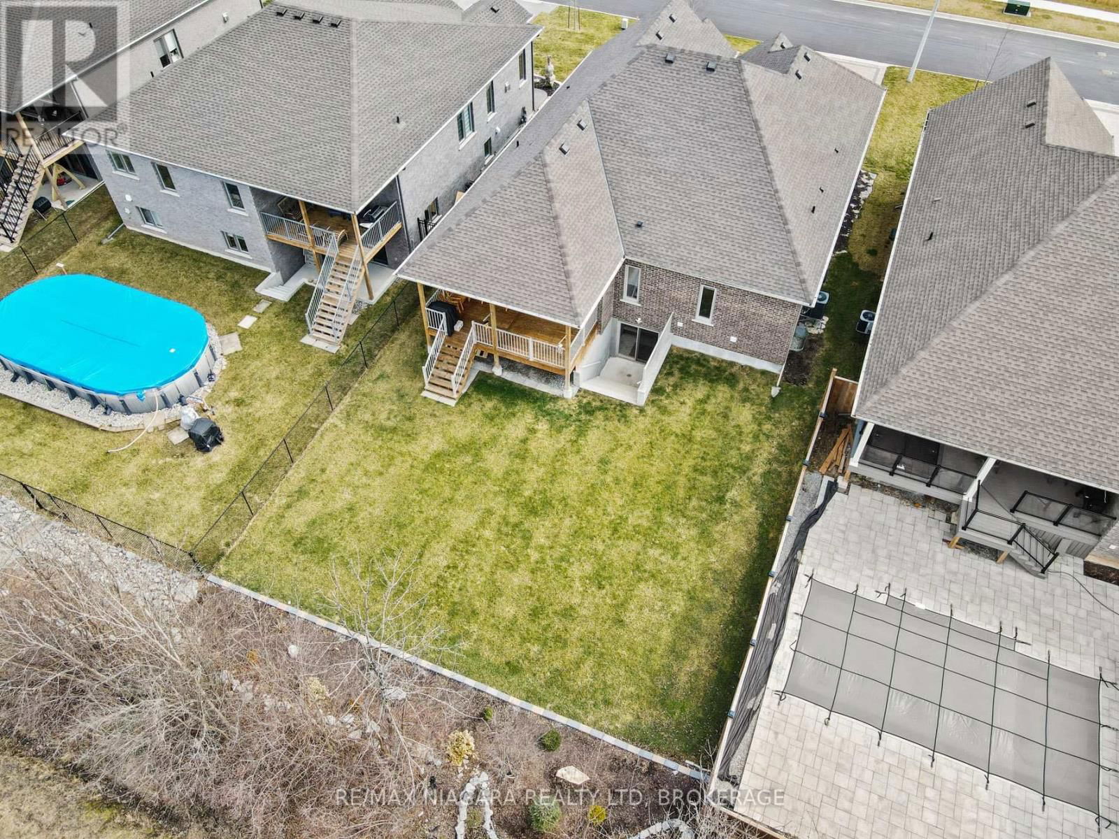254 LANCASTER DRIVE Image 32