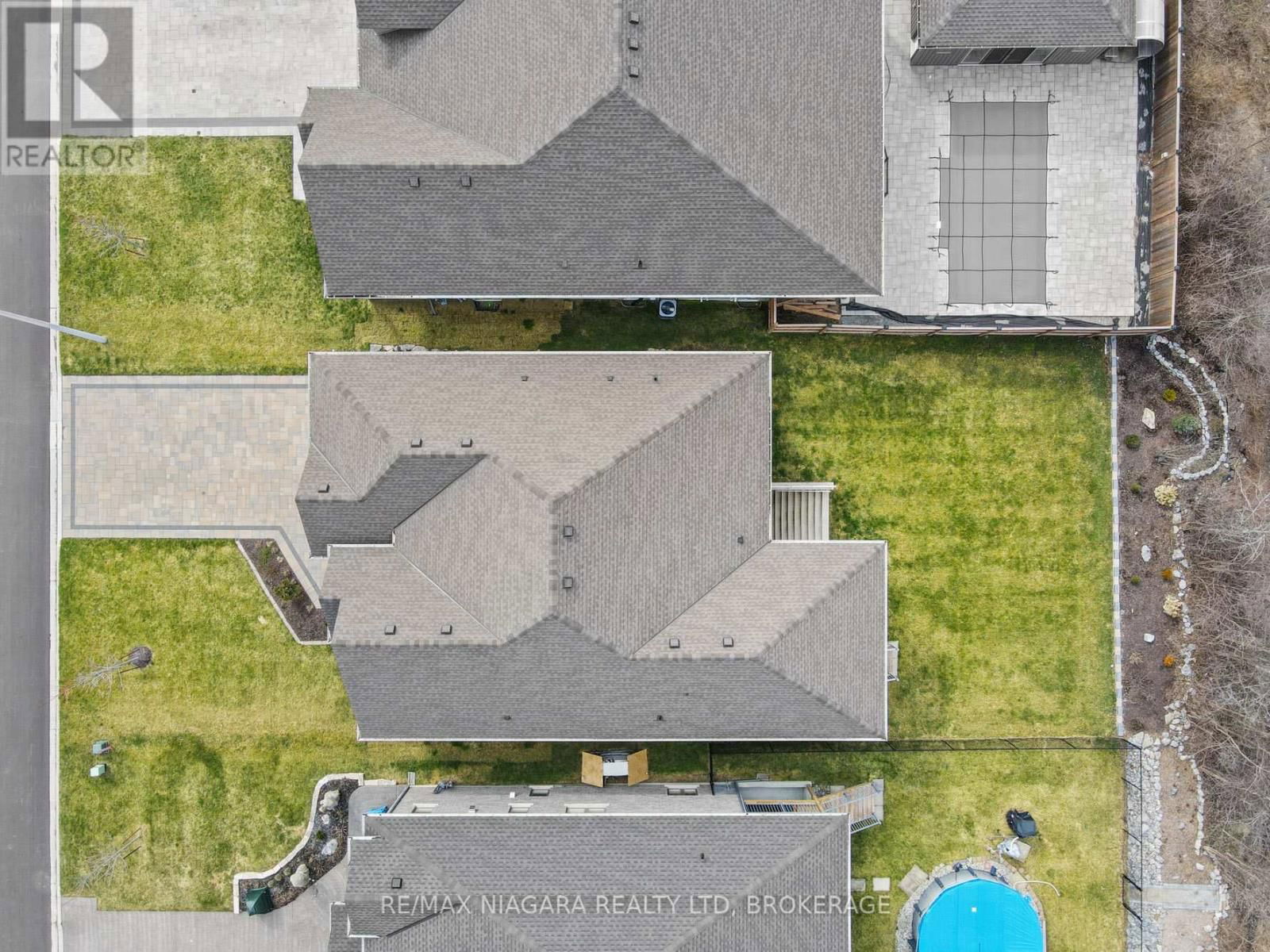 254 LANCASTER DRIVE Image 33