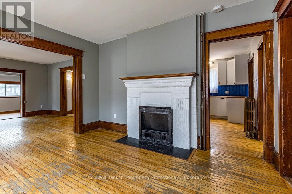 23 AVENUE PLACE Image 13