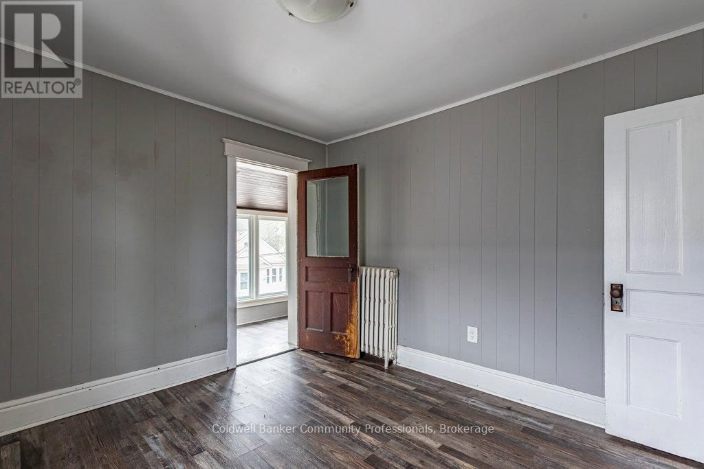 23 AVENUE PLACE Image 32