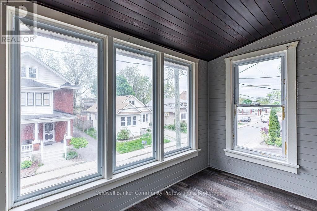 23 AVENUE PLACE Image 34