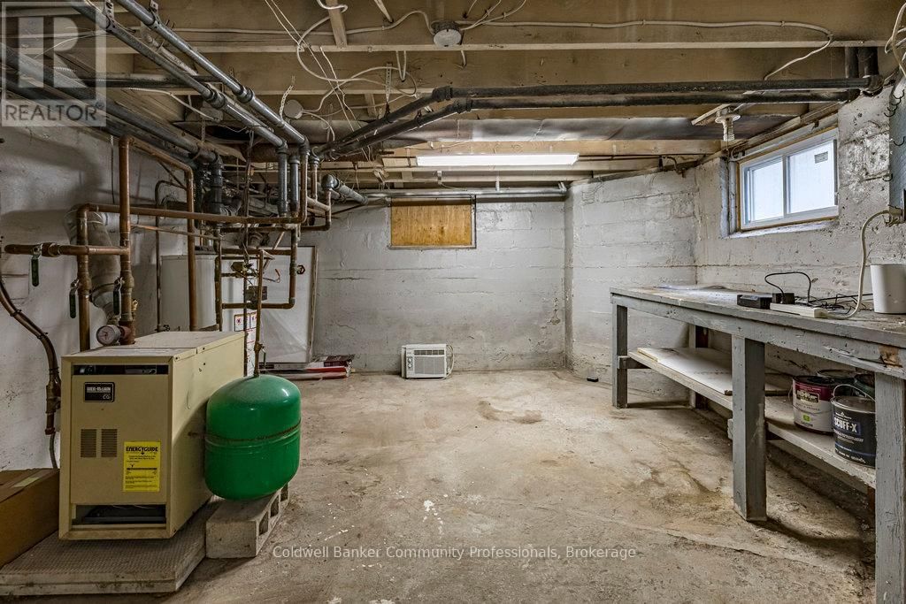 23 AVENUE PLACE Image 45