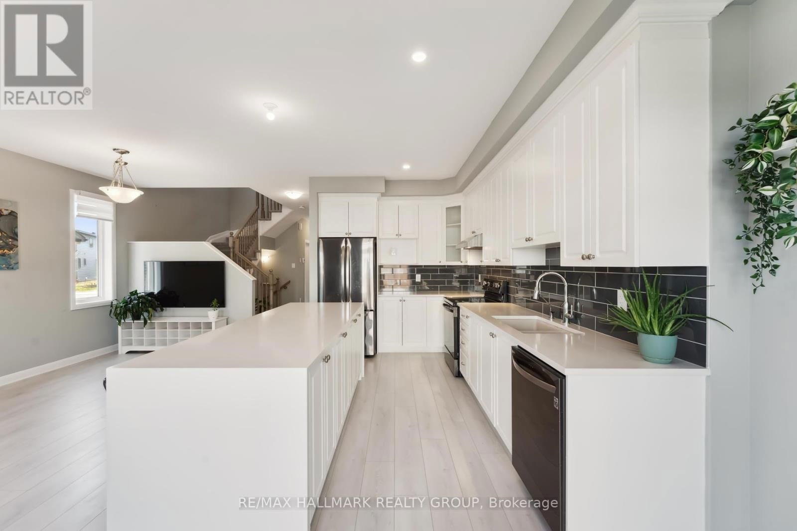 731 SEBASTIAN STREET Image 14