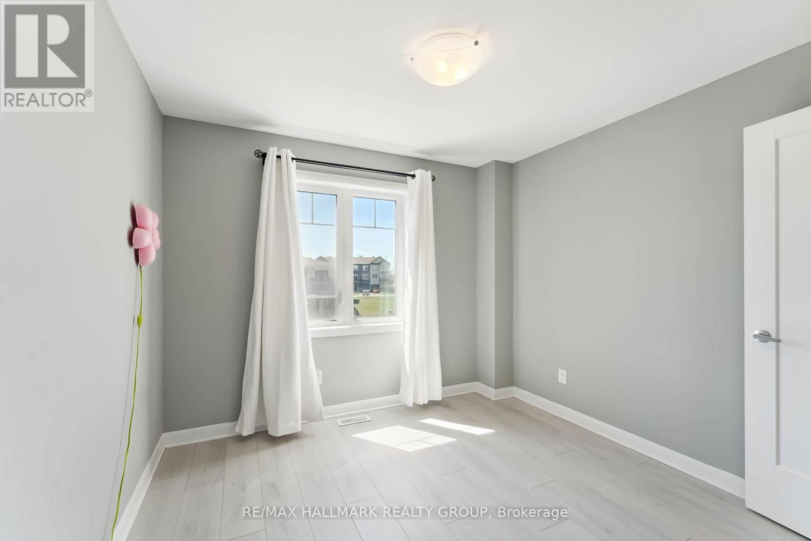 731 SEBASTIAN STREET Image 33