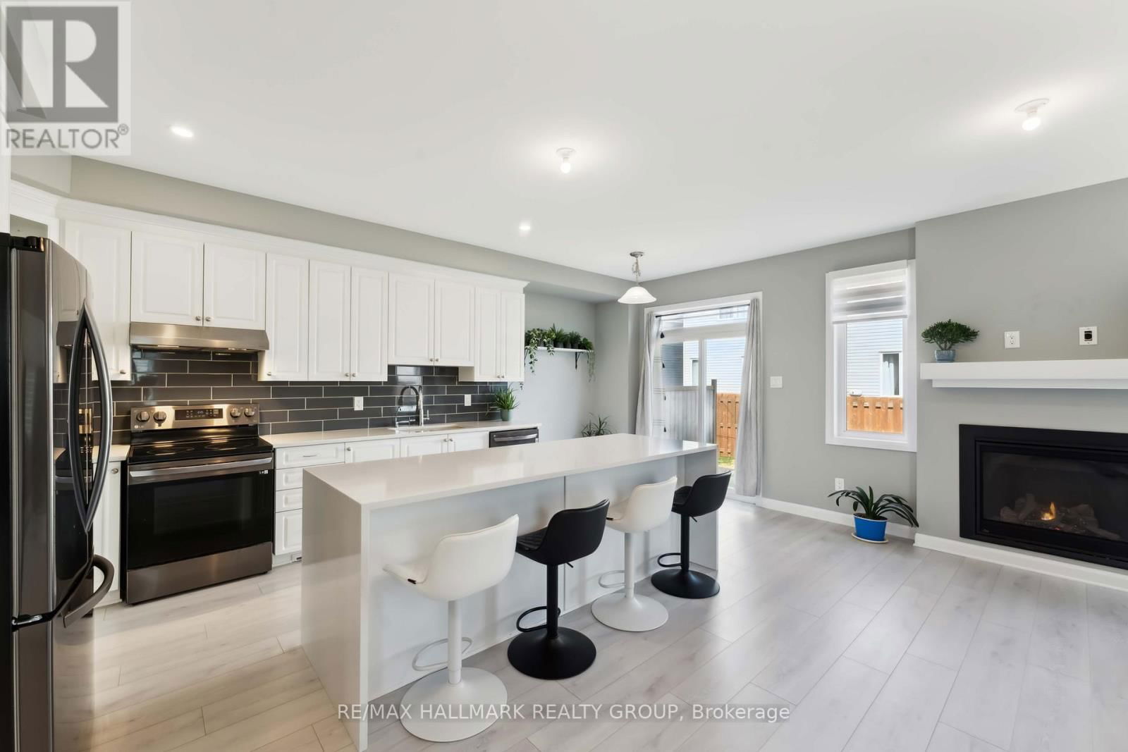 731 SEBASTIAN STREET Image 6
