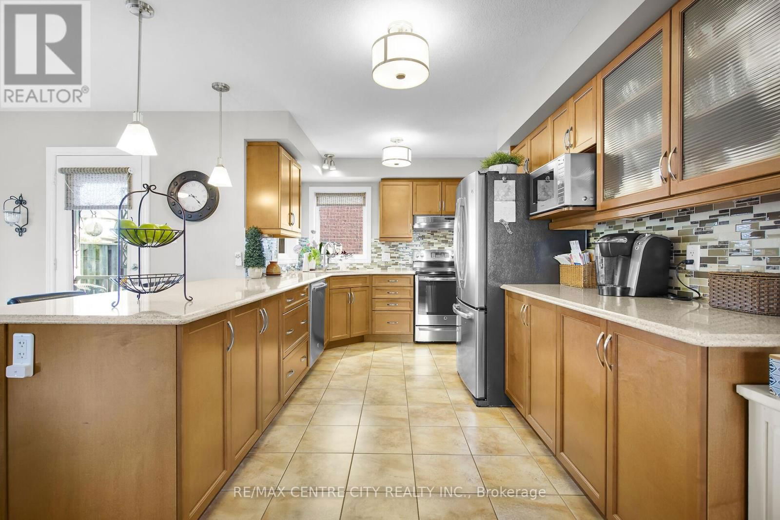 3202 EMILYCARR LANE Image 10