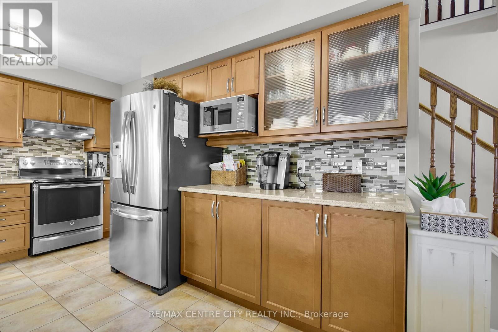 3202 EMILYCARR LANE Image 13