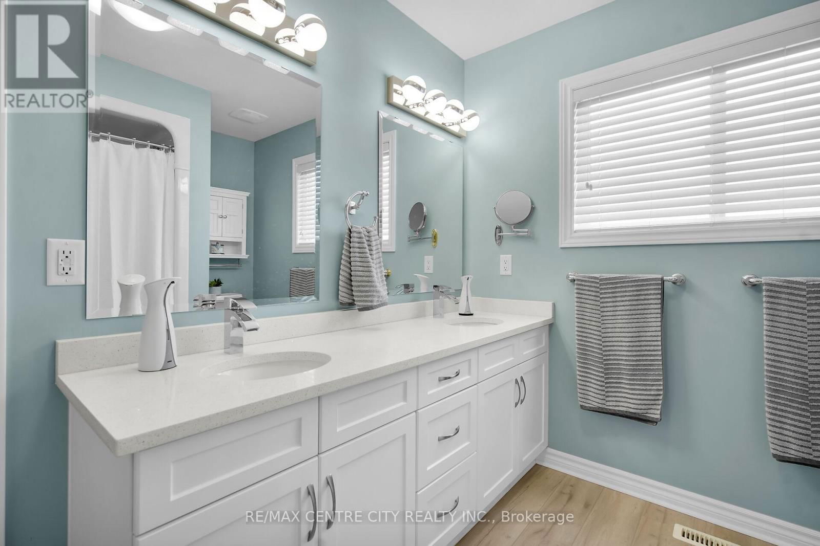 3202 EMILYCARR LANE Image 31