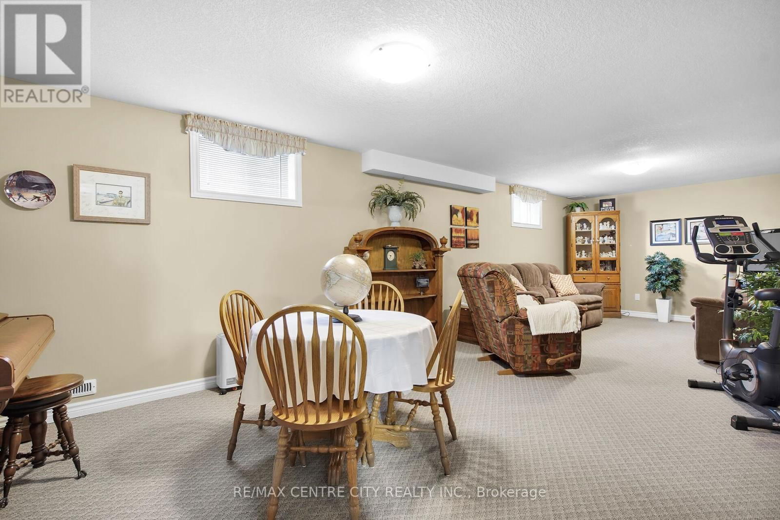 3202 EMILYCARR LANE Image 33