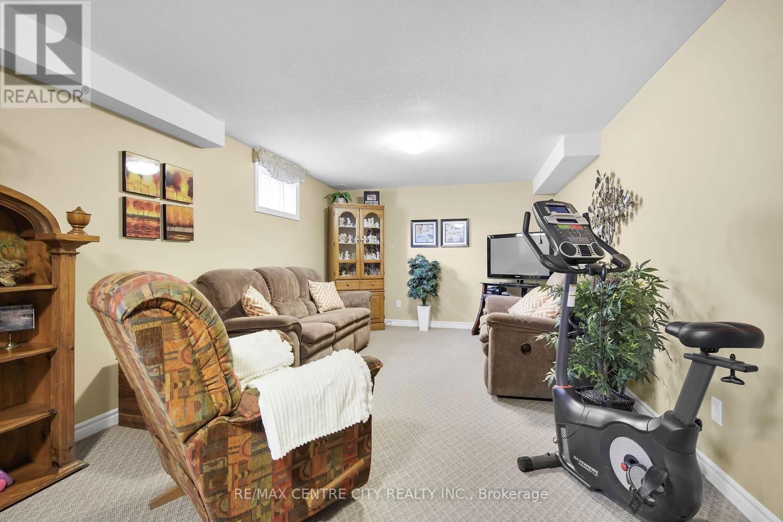 3202 EMILYCARR LANE Image 34