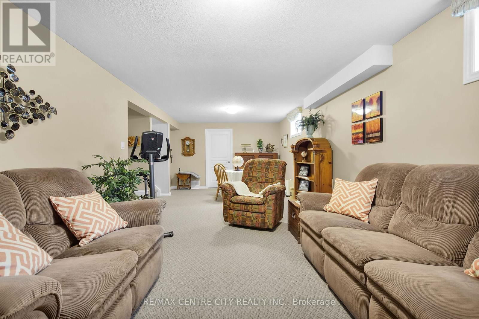 3202 EMILYCARR LANE Image 36