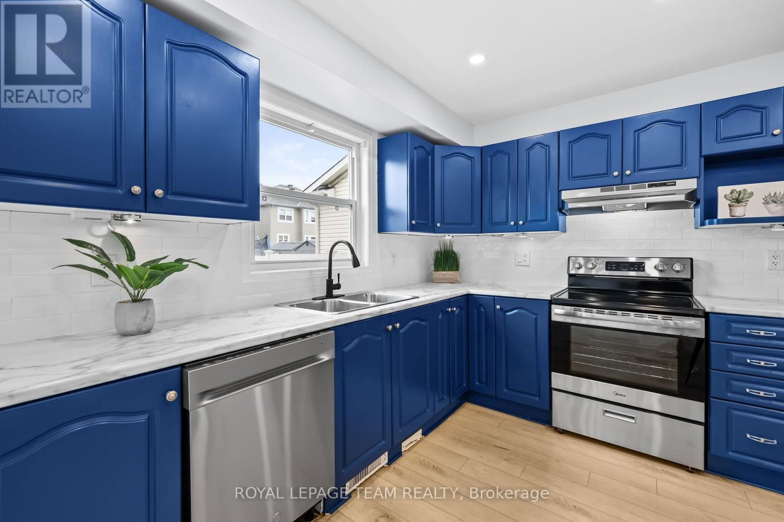 381 MOFFATT POND COURT Image 13