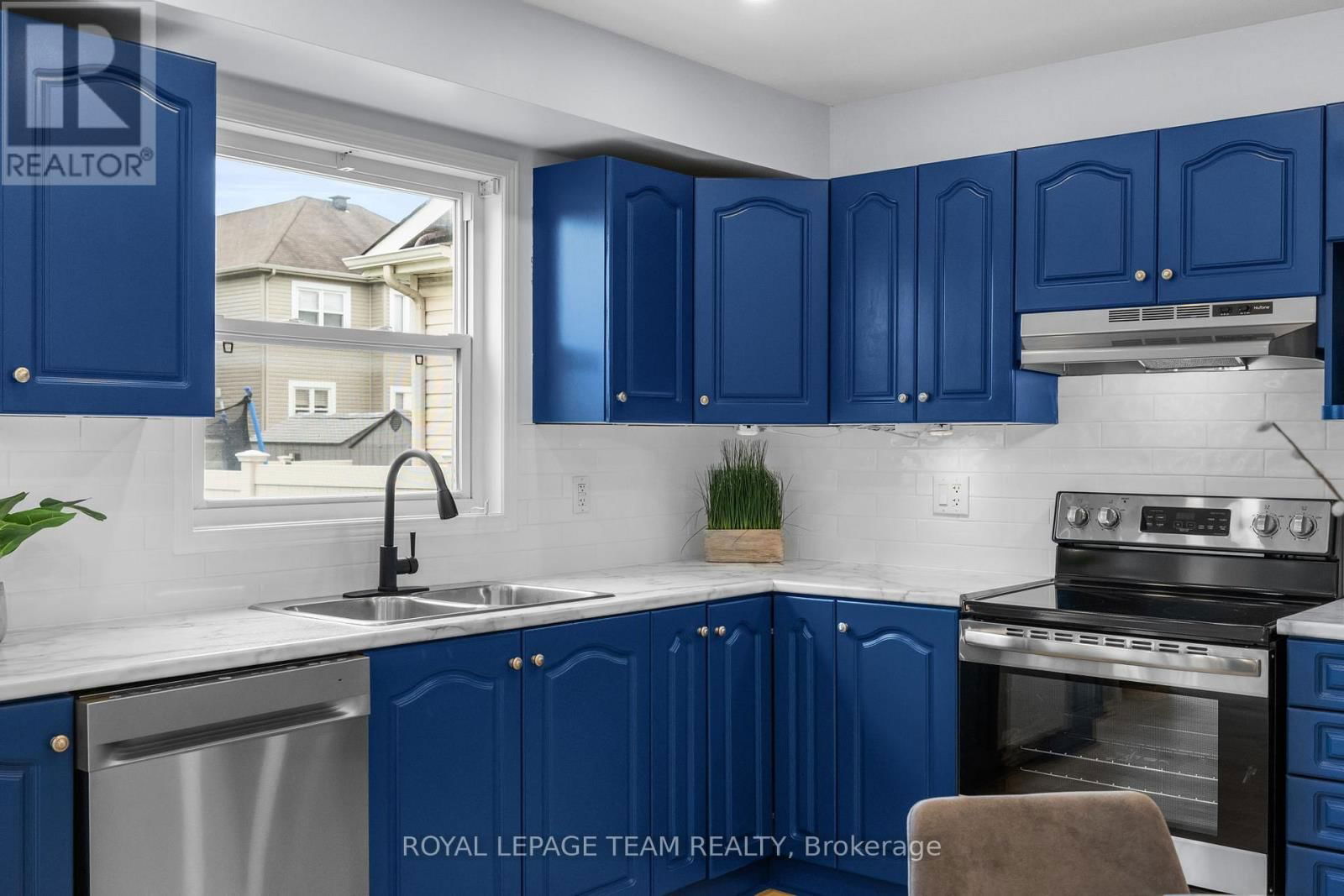 381 MOFFATT POND COURT Image 15