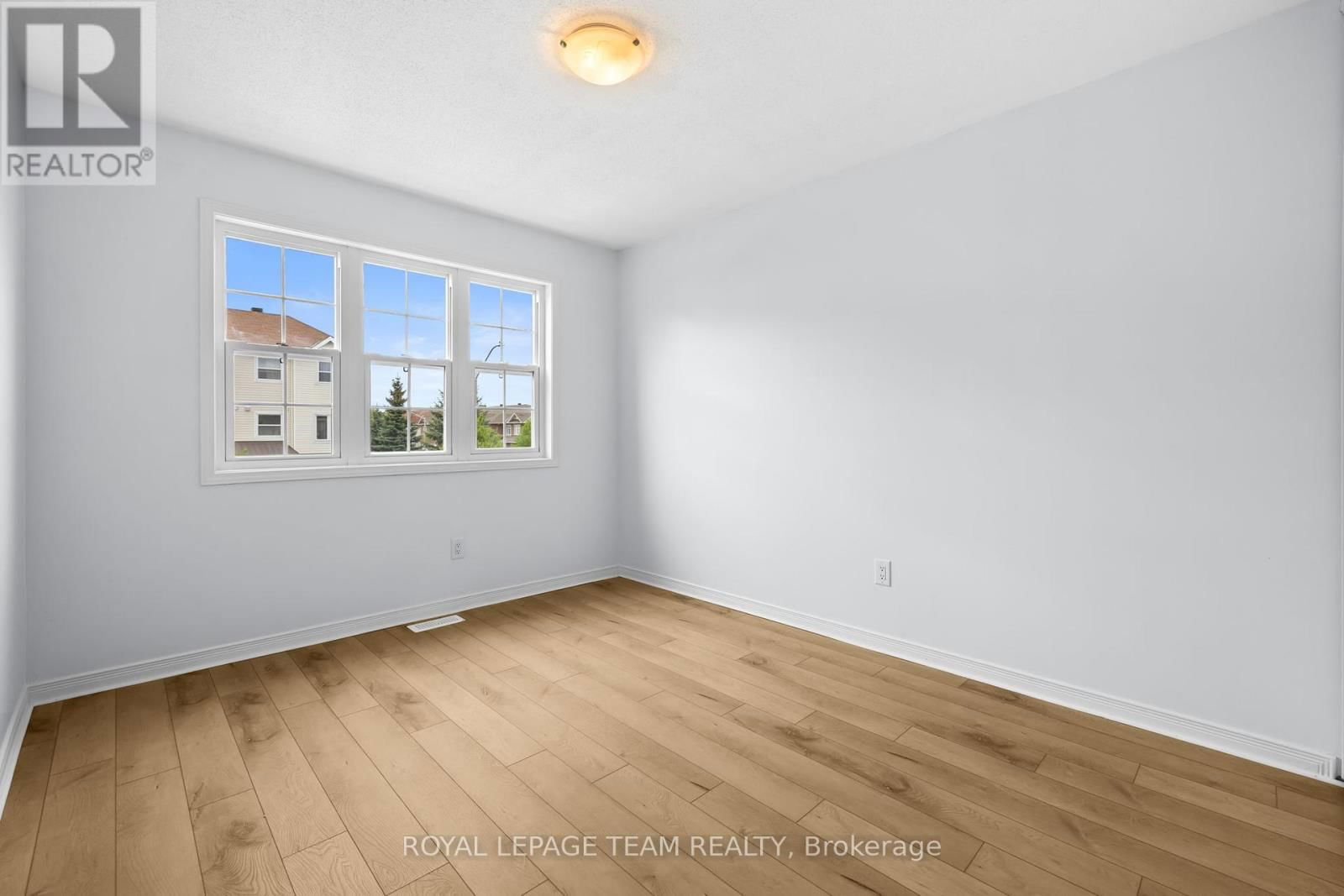 381 MOFFATT POND COURT Image 24
