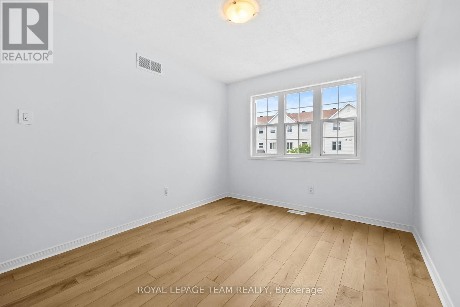381 MOFFATT POND COURT Image 25