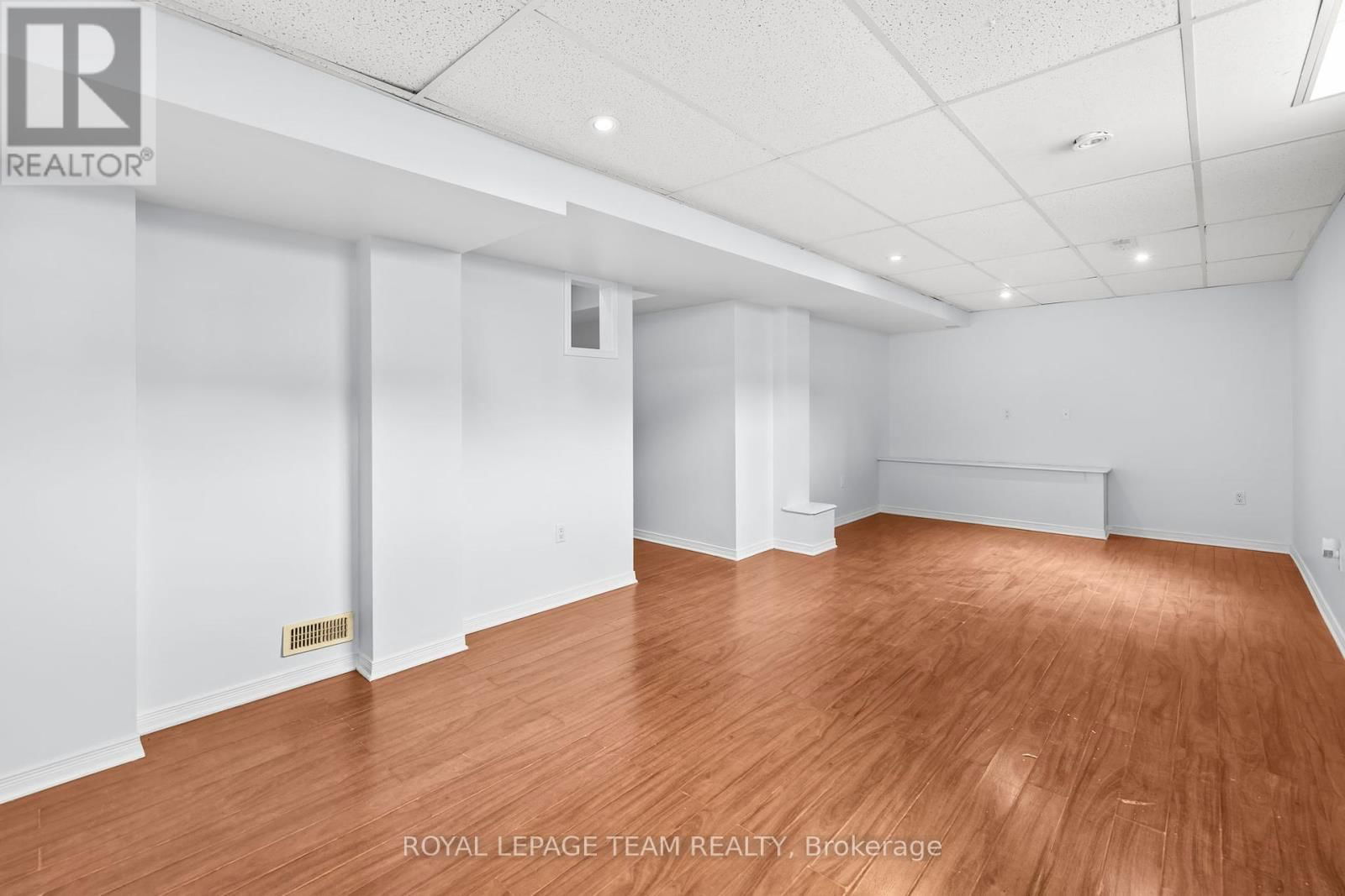 381 MOFFATT POND COURT Image 29