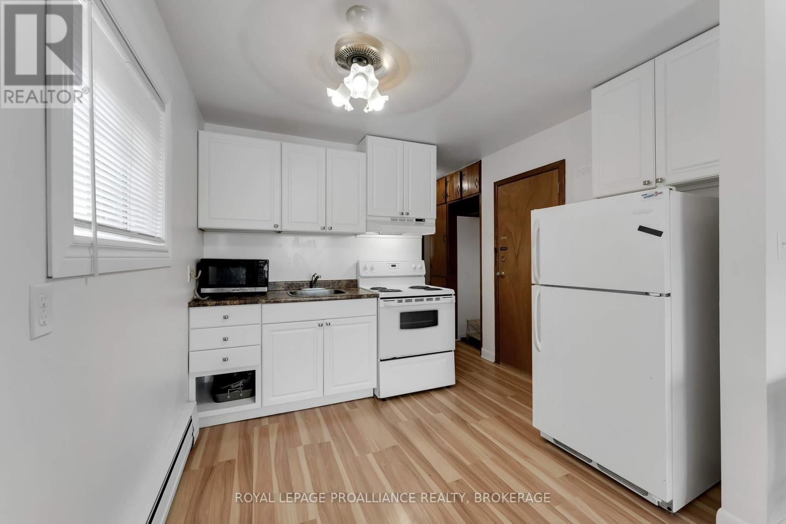 176 NELSON STREET Image 17