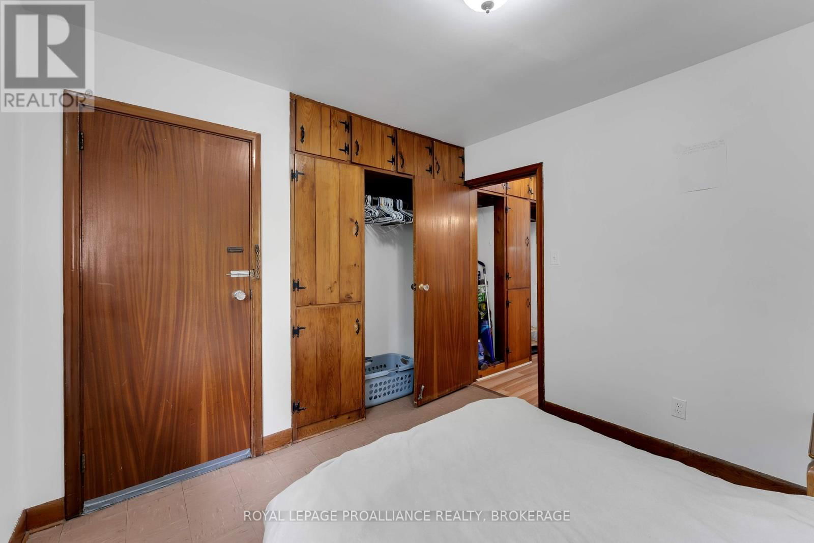 176 NELSON STREET Image 19