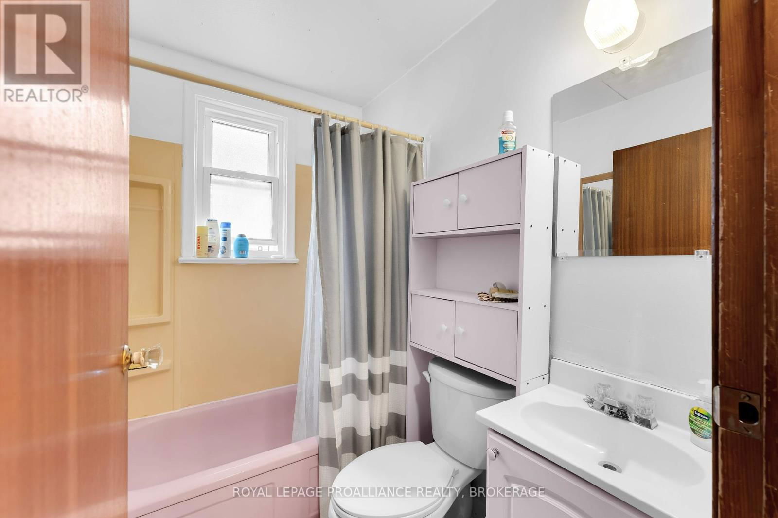 176 NELSON STREET Image 26