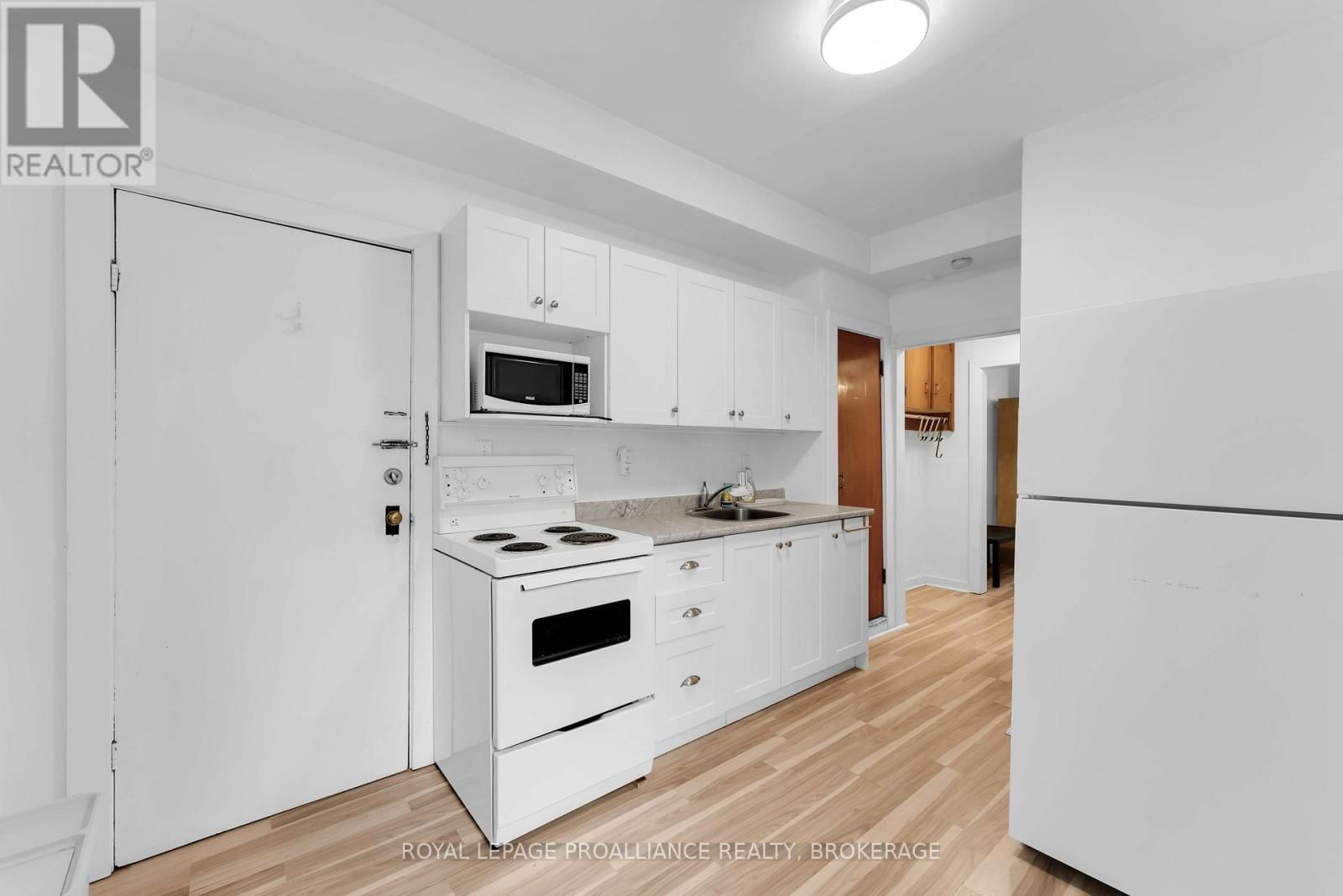 176 NELSON STREET Image 35