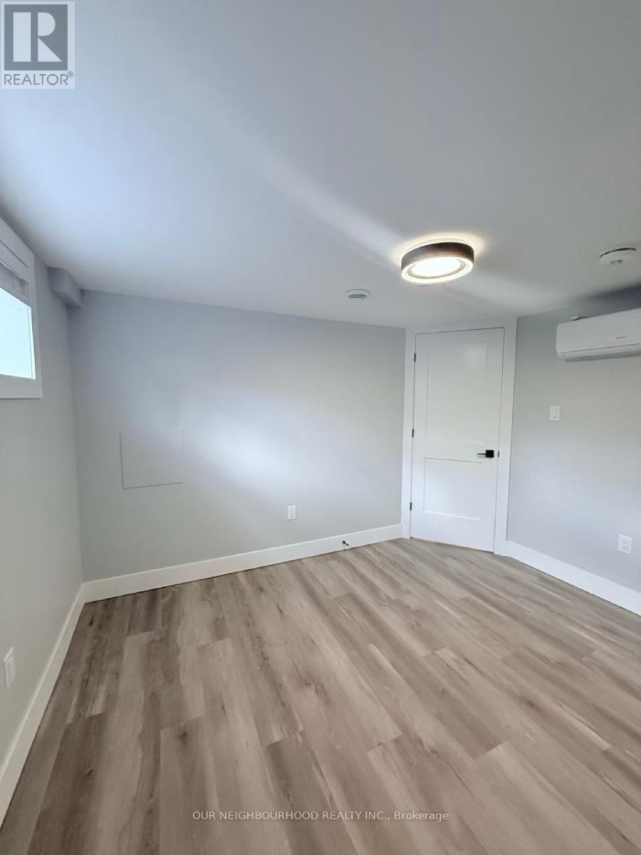 Lower/2 - 1382 LEIGHTON ROAD Image 12