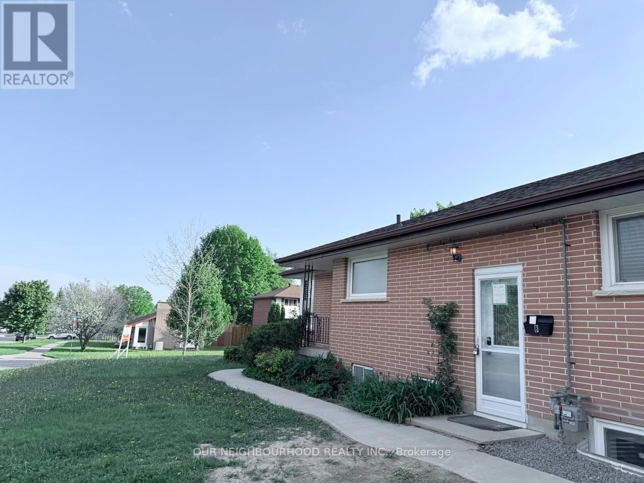Lower/2 - 1382 LEIGHTON ROAD Image 32