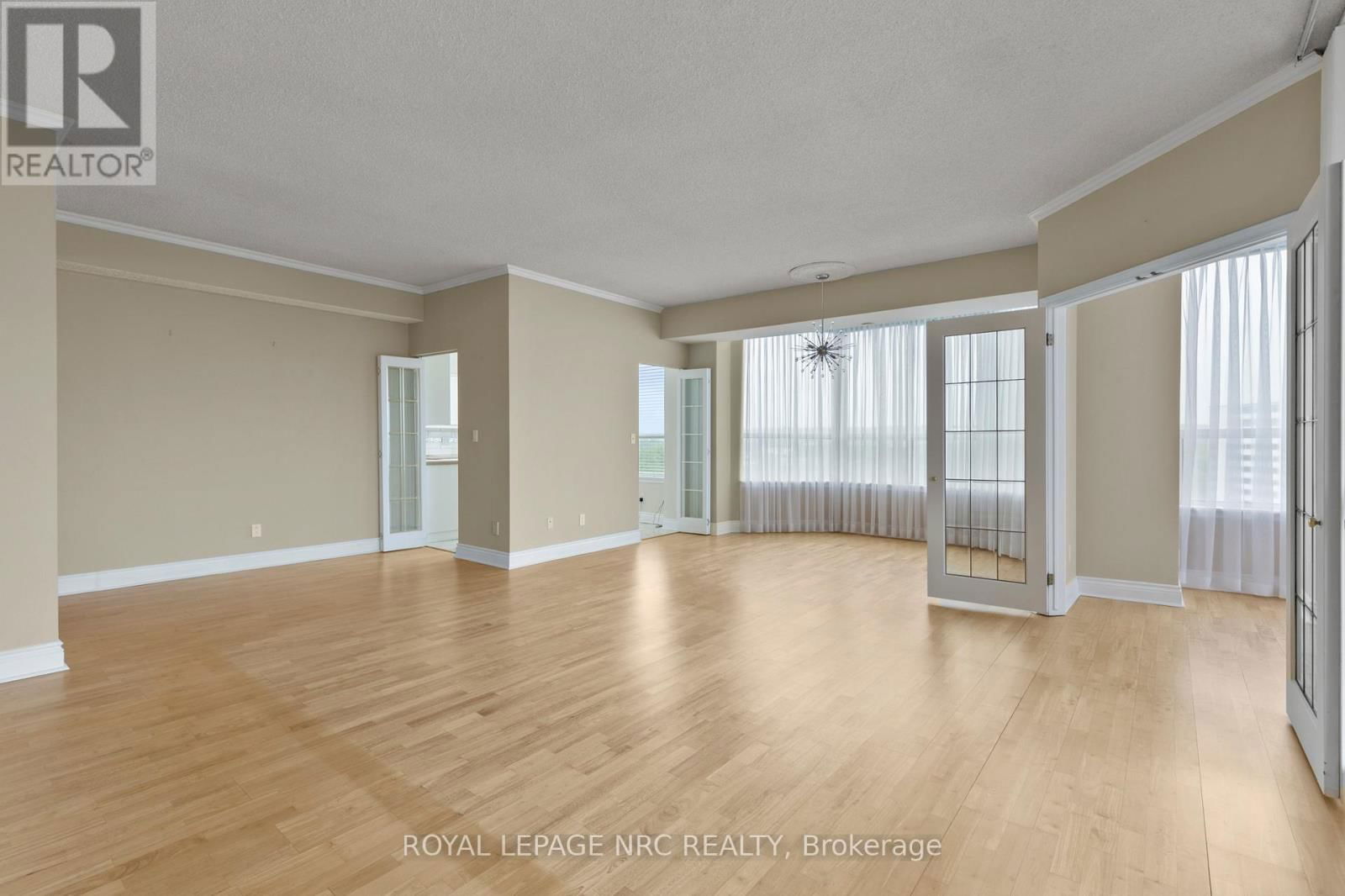 PH6 - 3 TOWERING HEIGHTS BOULEVARD Image 12