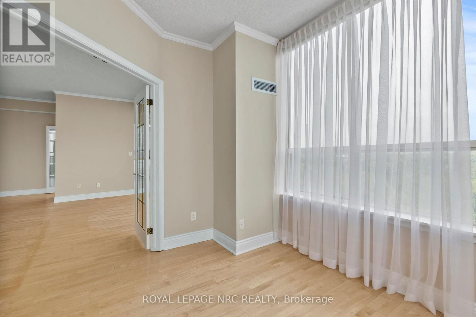PH6 - 3 TOWERING HEIGHTS BOULEVARD Image 18