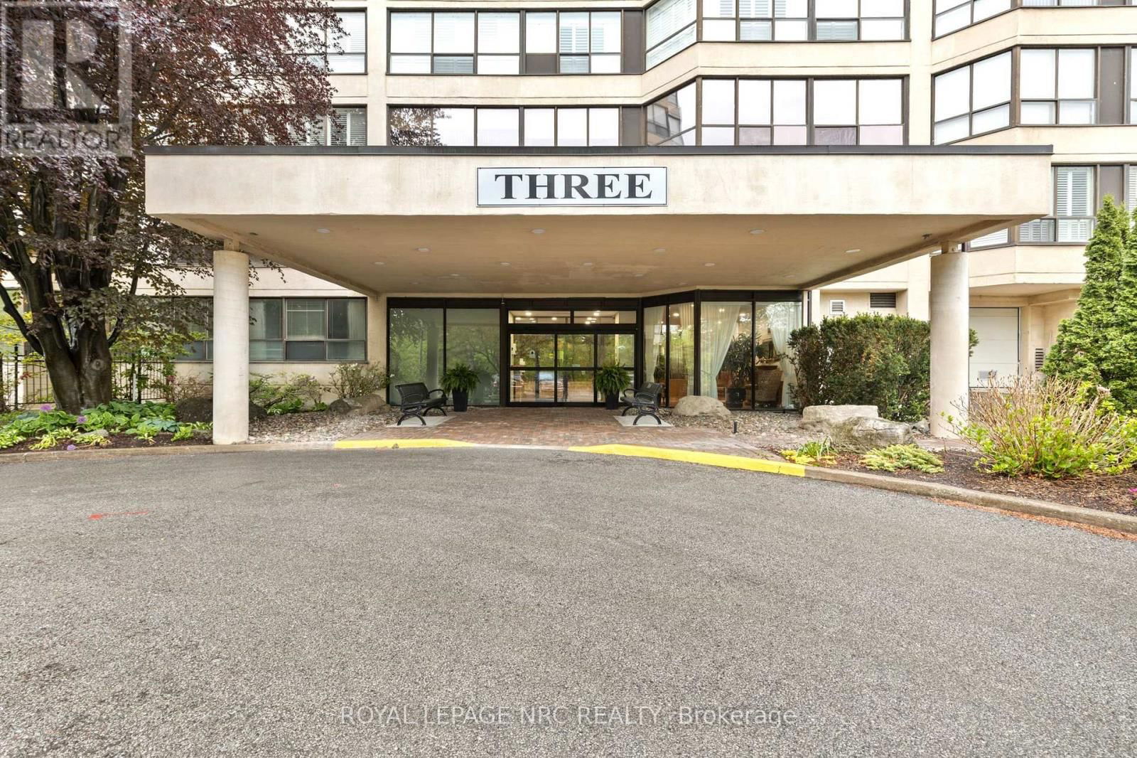 PH6 - 3 TOWERING HEIGHTS BOULEVARD Image 3