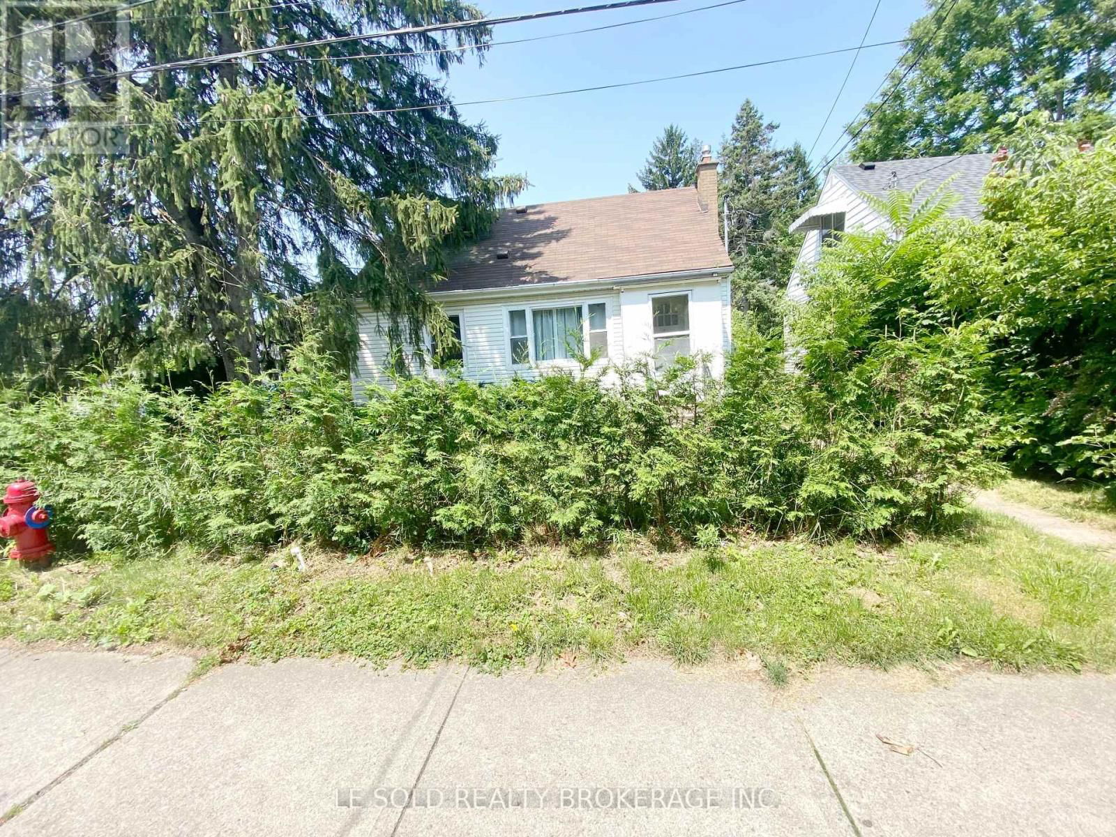 Upper RM1 - 112 LELAND STREET Image 1