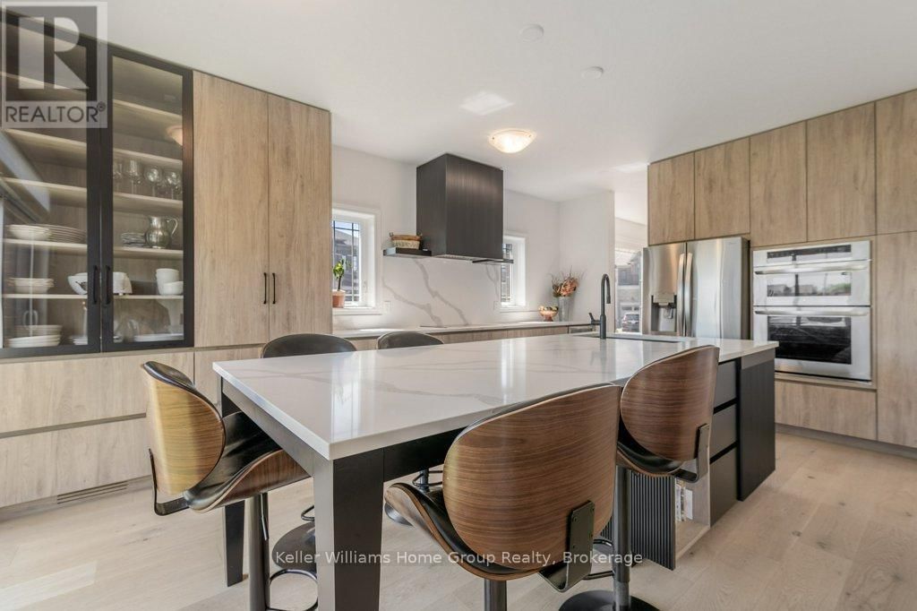 48 MACALISTER BOULEVARD Image 11